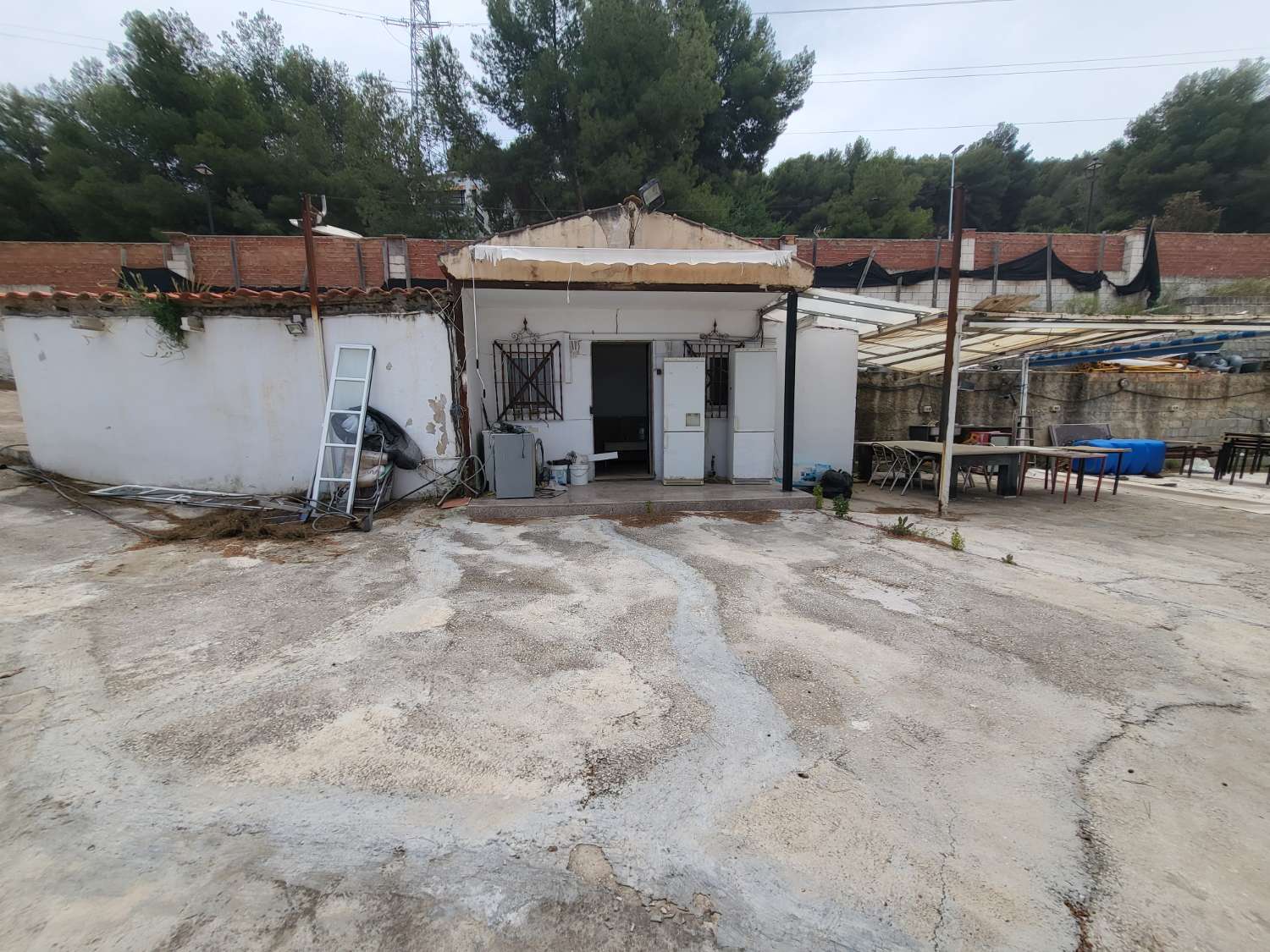 Parcela de 1.450m2 con casa de aperos y piscina en zona alta de Pinos de Alhaurin