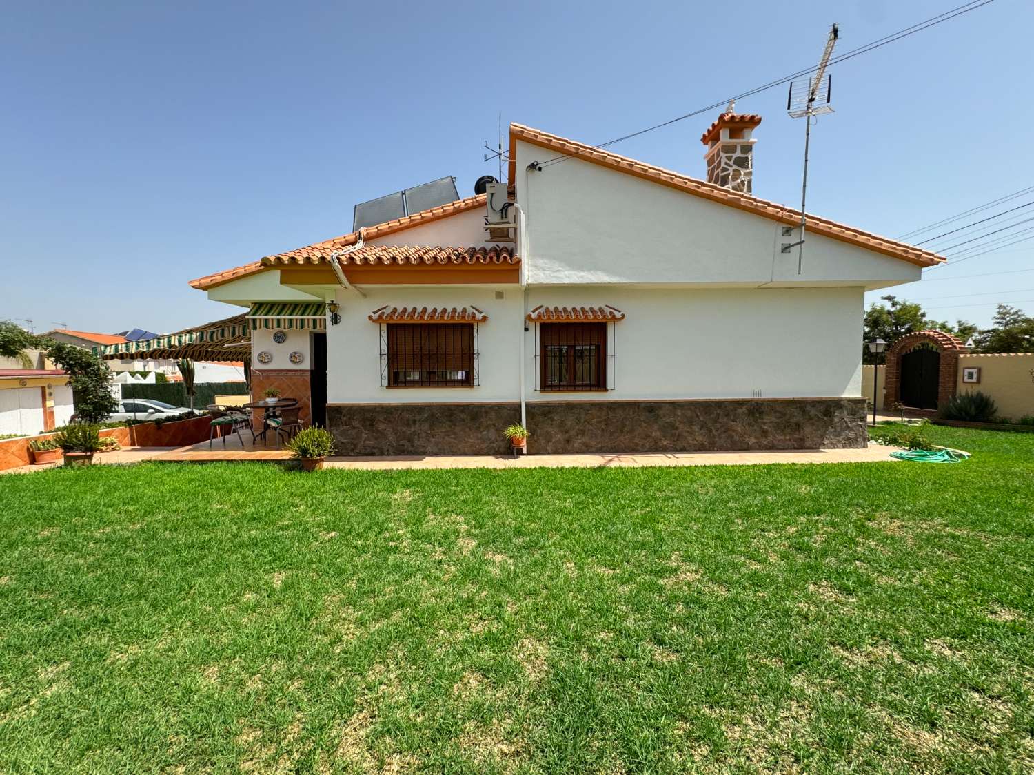 Villa independiente en una sola planta a un paso del centro de Alhaurín de la Torre.