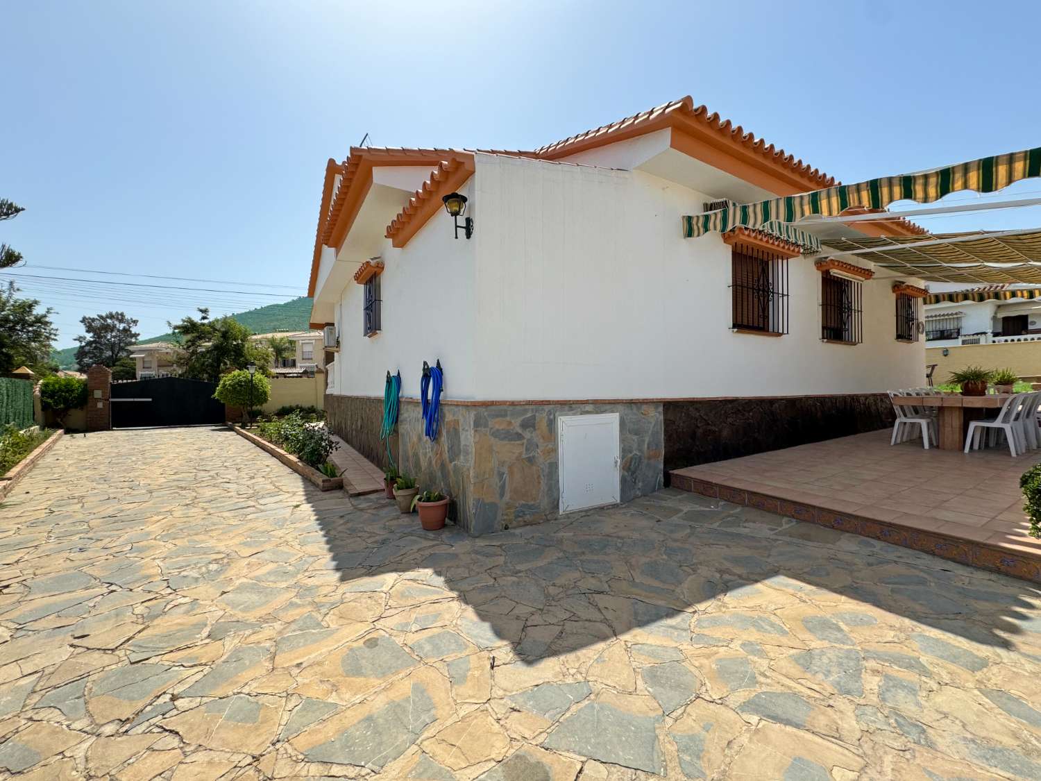 Villa independiente en una sola planta a un paso del centro de Alhaurín de la Torre.