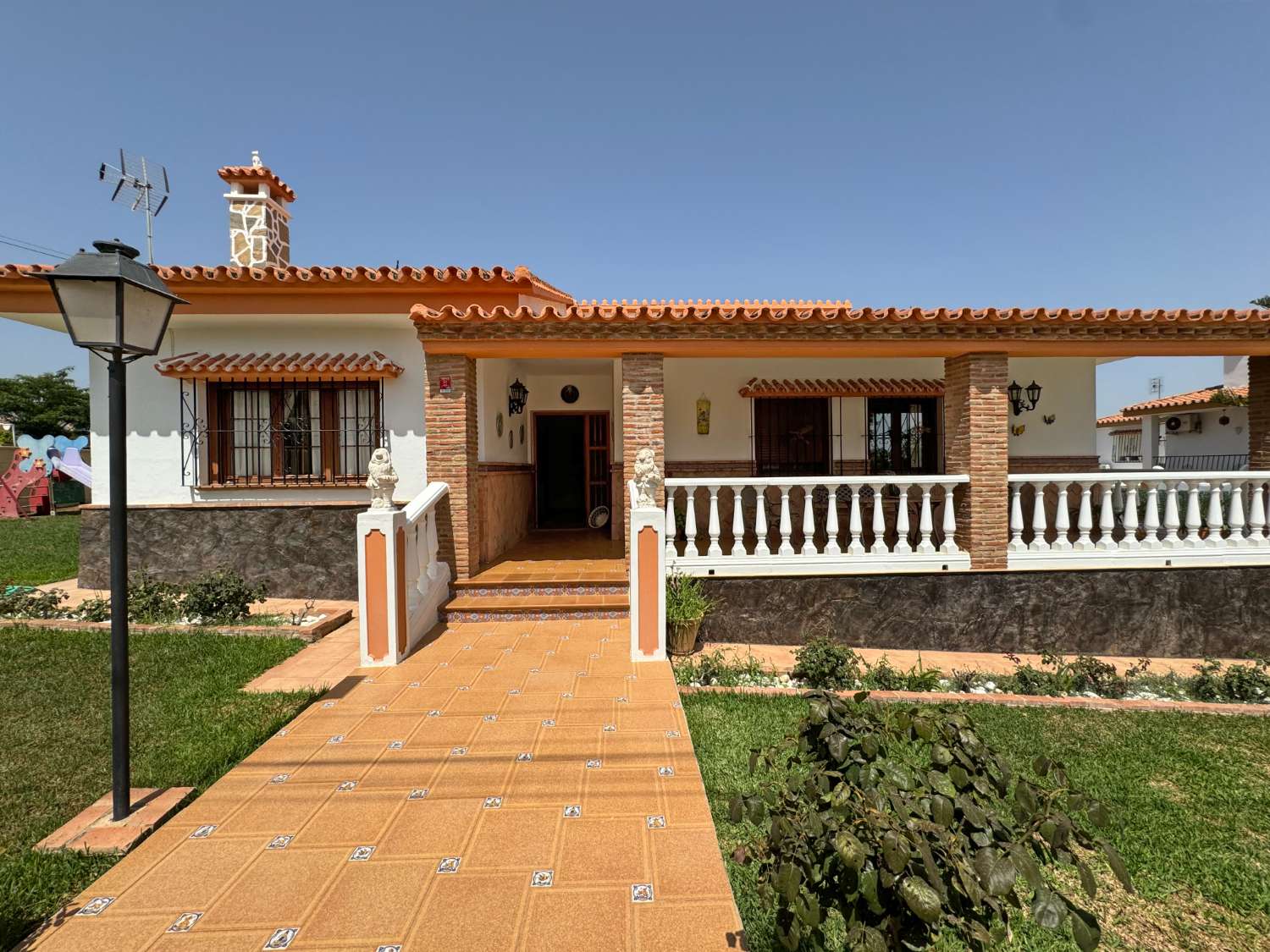 Villa independiente en una sola planta a un paso del centro de Alhaurín de la Torre.